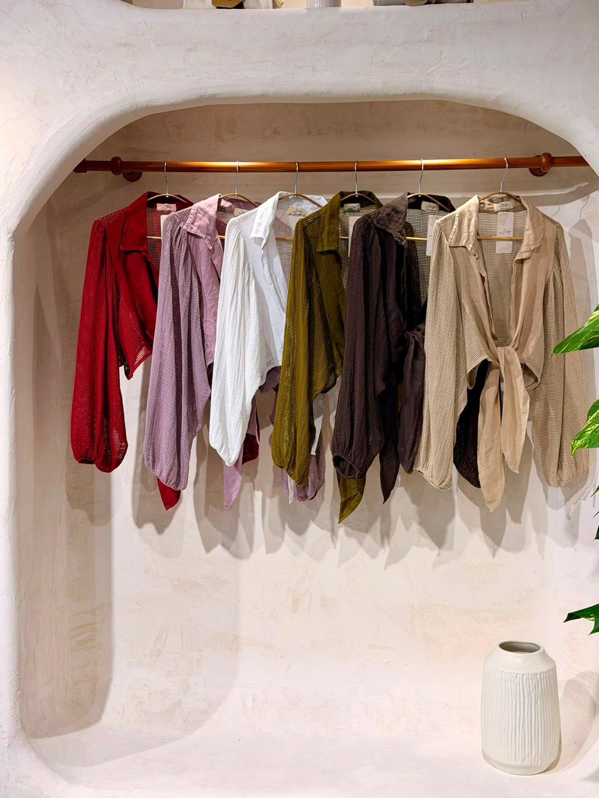 Set de Lino Calado con Blusa Anudada – Hecho en Italia
